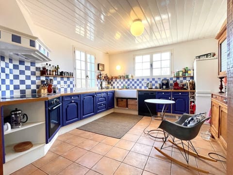 cuisine bien equippé! perfectly equipped kitchen
