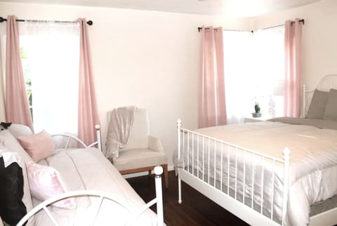 2 bedrooms, cribs/infant beds, travel crib, free WiFi