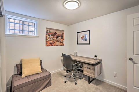 1 bedroom, desk, internet, bed sheets