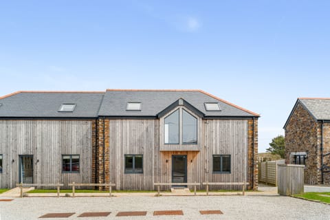 Welcome to Cedar House in St Agnes, Cornwall!