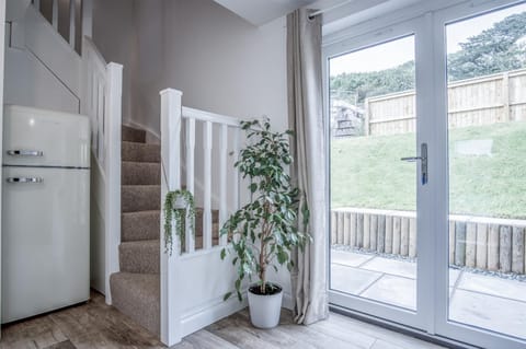 Brook Cottage - 2 Bedroom Cottage - Dale (6309)