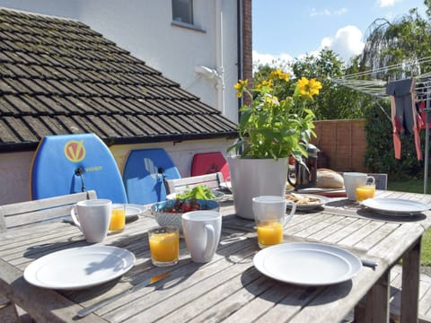 Sitting-out-area | Ferry View, St Dogmaels, near Cardigan