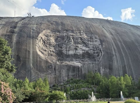 Nearby attractions (Stone Mountain park )