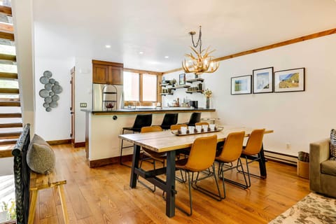 Dining Area | 3-Story Unit