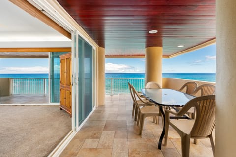 Master Lanai Dining Area