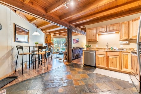 Treehouse #107 Building G