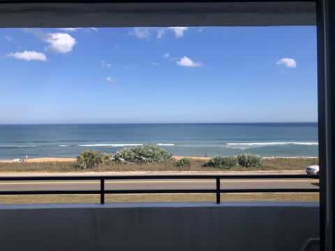 Beach nearby, sun loungers, beach towels