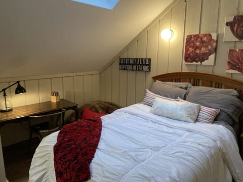 4 bedrooms, premium bedding, iron/ironing board, free WiFi