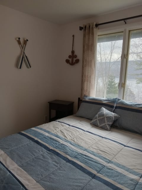 2 bedrooms, iron/ironing board, travel crib, free WiFi