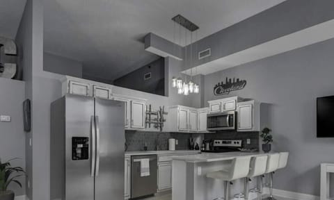 The classy interior design blends elegance and sophistication, with tasteful furnishings and stylish accents. Modern touches meet timeless charm, creating a refined, luxurious, and inviting atmosphere that makes the space feel both comfortable and up