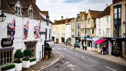 Tetbury, Bolthole Retreats