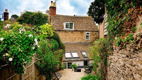Rear view, Hillside Cottage, Bolthole Retreats