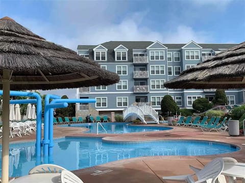 Indoor pool, outdoor pool