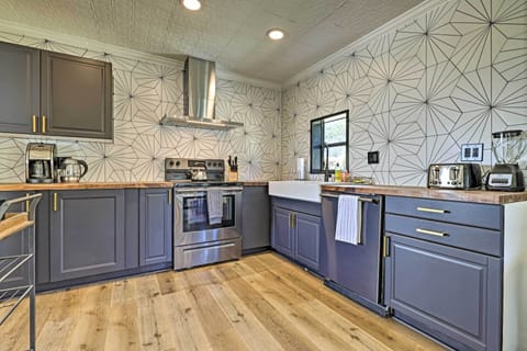 Kitchen | Fully Equipped