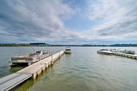 Nearby Attraction | Seasonal Boat Docks | Walking Distance