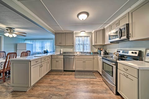 Kitchen | Dual Drip & Keurig Coffee Maker | Dishwasher