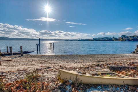 Bremerton Vacation Rental | Open Layout | 1BA | Single Story | Stairs Required