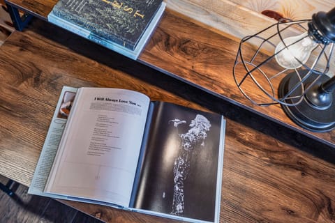 【Workspace】Featuring super-fast WiFi for your small home office nook!