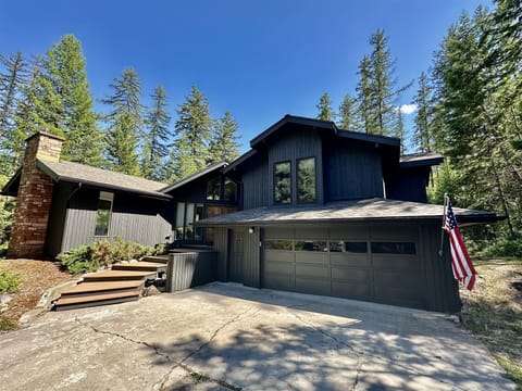 Welcome to Lion Mountain Lodge