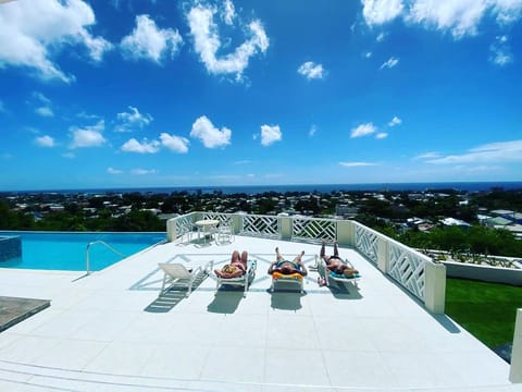 Outdoor pool, an infinity pool