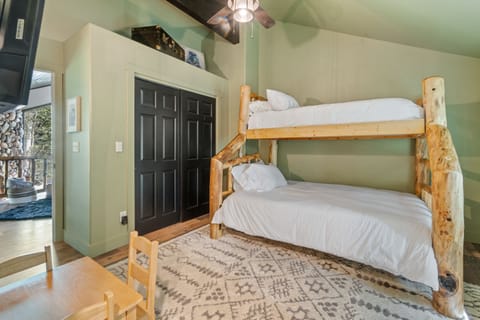 Jack & Jill bunkbed room.