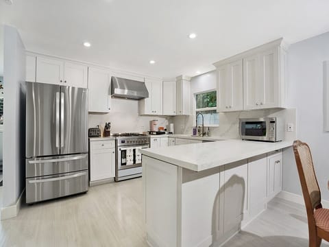 Fully equipped kitchen with top of line appliances