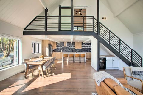 Living Room | Gourmet Kitchen