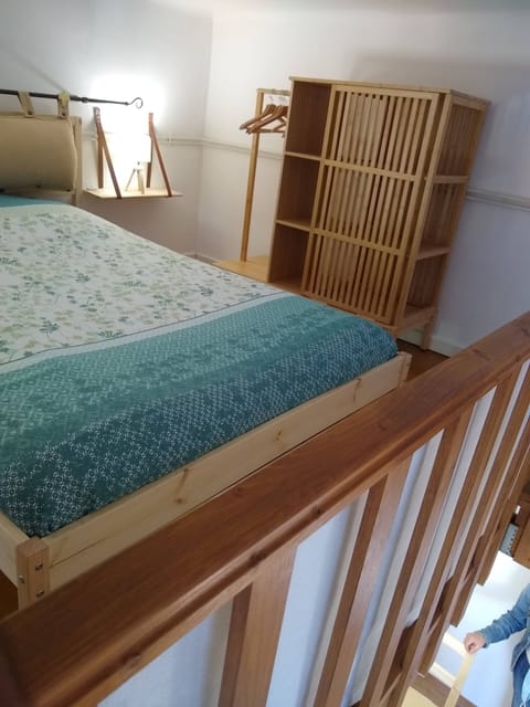 2 bedrooms, desk, iron/ironing board, travel crib