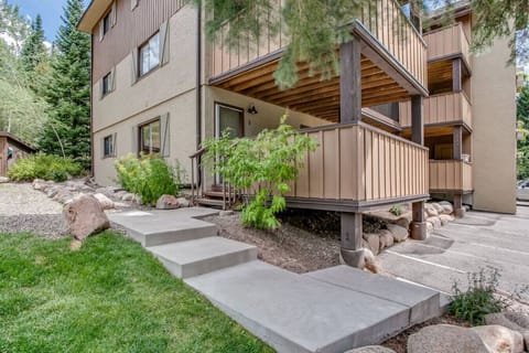 Easy access to the ground level corner unit