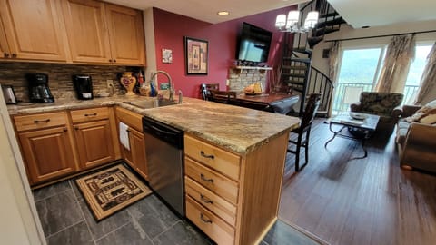 Looking at the common area from the kitchen.