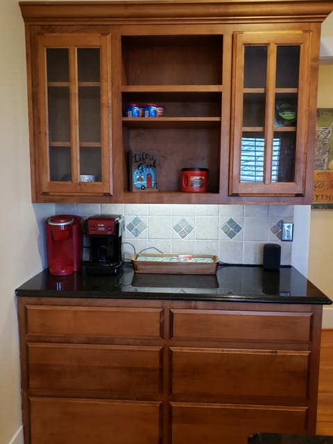 Coffee bar with Keurig & drip coffeemaker. Coffee, tea, creamer, sugar provided.