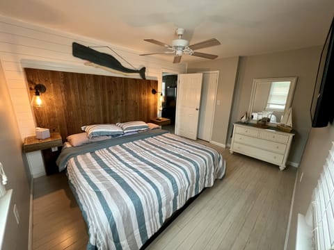 4 bedrooms, iron/ironing board, free WiFi