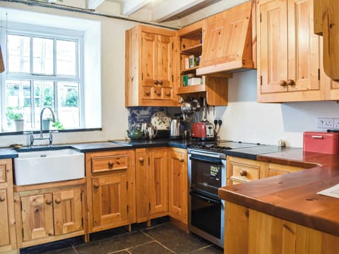 Kitchen/diner | Nant Y Crogwyn, Penmachno