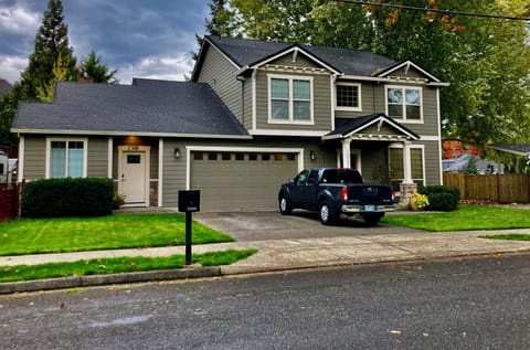 The apartment is on the left side. Your parking is on the left side of the drive