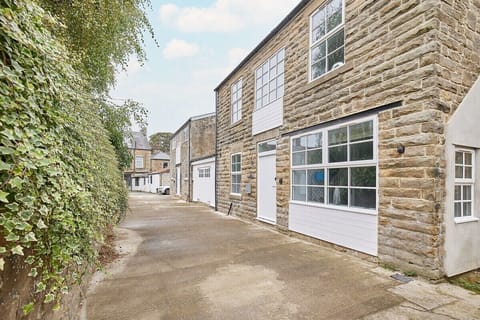 82G Galgate, Barnard Castle - Host & Stay