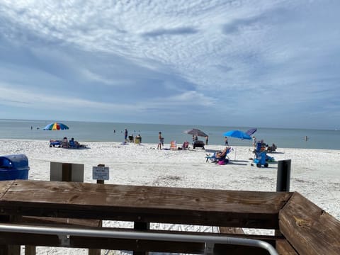 Beach nearby, sun loungers, beach towels