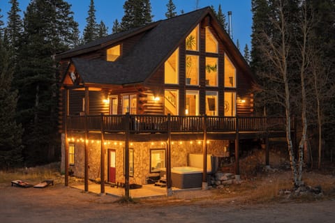 Welcome to The Gold Pan Chalet - A thoughtfully crafted log home that blends timeless mountain design with modern comfort. From the moment you arrive, the warm wood finishes and open spaces invite you to settle in and enjoy the Rockies.