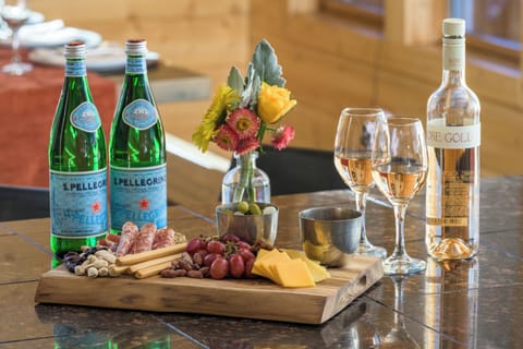 Fun with Friends – Lay out appetizers or a charcuterie board, and let conversations flow in this relaxed and social space.