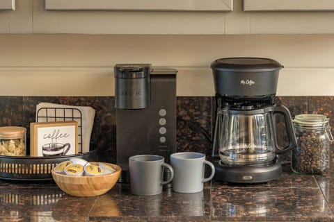 Morning Coffee – A dedicated coffee station with multiple brew options ensures your mornings start fresh and unhurried.