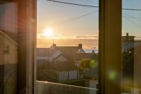 Sea Breeze - View - Rhosneigr