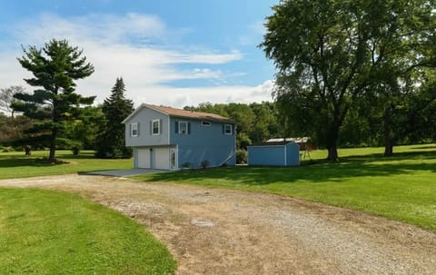 Lots of Room for Trucks and Trailers in Circular Drive
With a spacious circular driveway, there's plenty of room to park trucks, trailers, and other vehicles with ease. No need to worry about tight spaces—everything fits comfortably, making arrivals