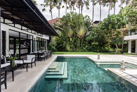 Outdoor pool, pool umbrellas