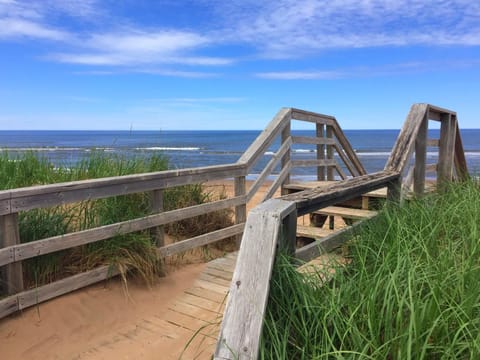 Beach nearby, sun loungers, beach towels