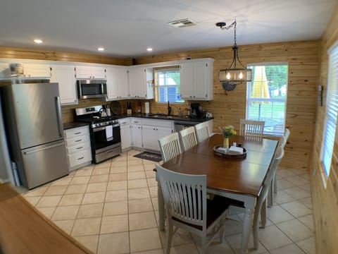 Linens and most kitchen items provided. See "Property Description" for details.