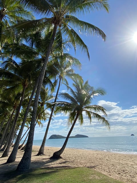 Beach nearby, sun loungers, beach towels