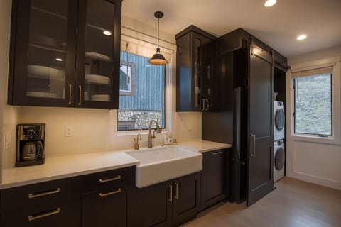 c0e00709-3a9d-4398-a17e-17e9d8337468