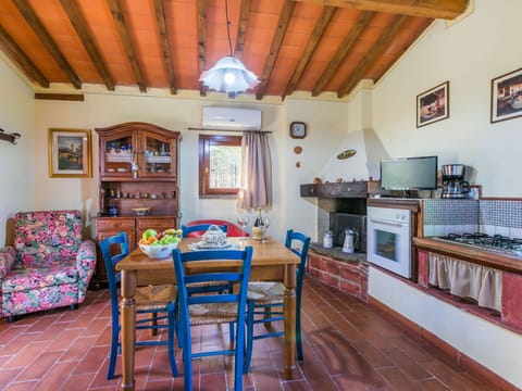 Furniture, Property, Cabinetry, Picture Frame, Countertop, Wood, Chair, Interior Design, Architecture, Table