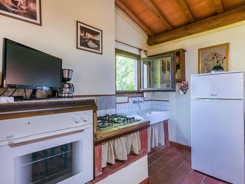 Cabinetry, Property, Furniture, Sink, Picture Frame, Tap, Countertop, Plumbing Fixture, Wood, Kitchen Sink