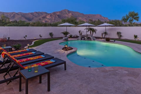 Imagine yourself here at GOLDEN VIEW, aptly named for its amazing view of the Superstition Mountains!