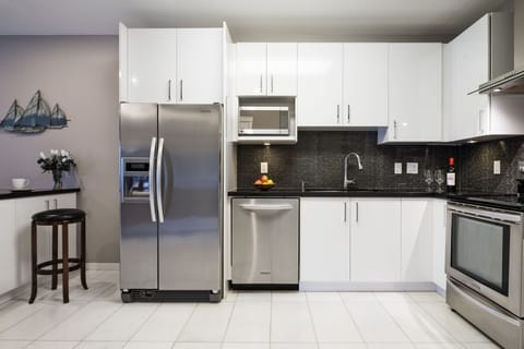 kitchen is equipped with everything you need